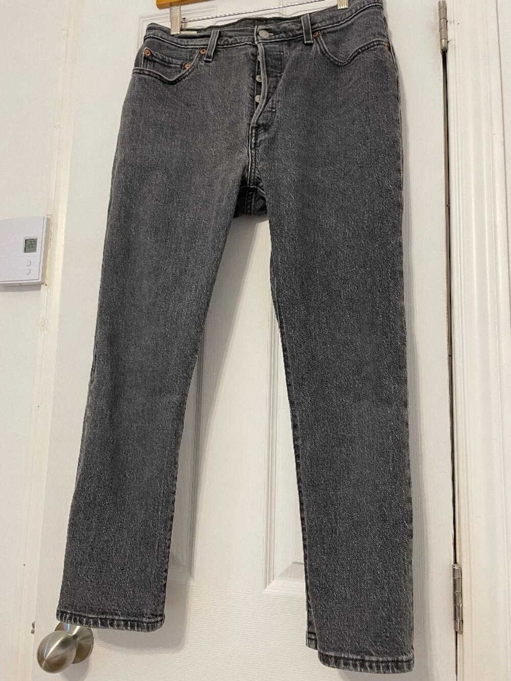 Levis / Charcoal 501 Cropped Jeans
